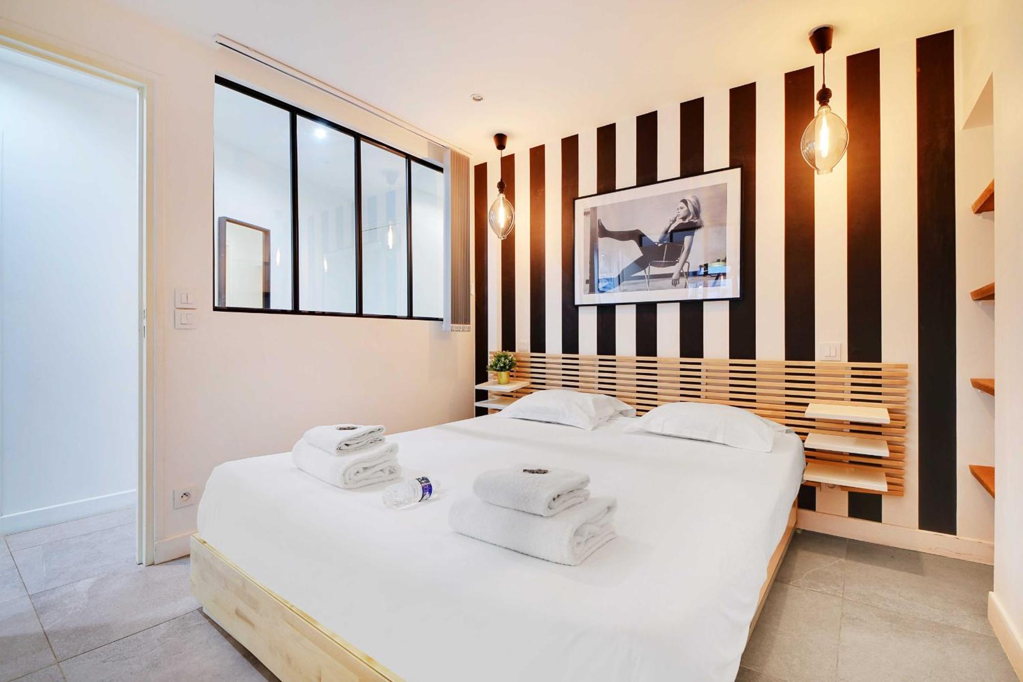 Super 2br 6p Bastille Apartment *