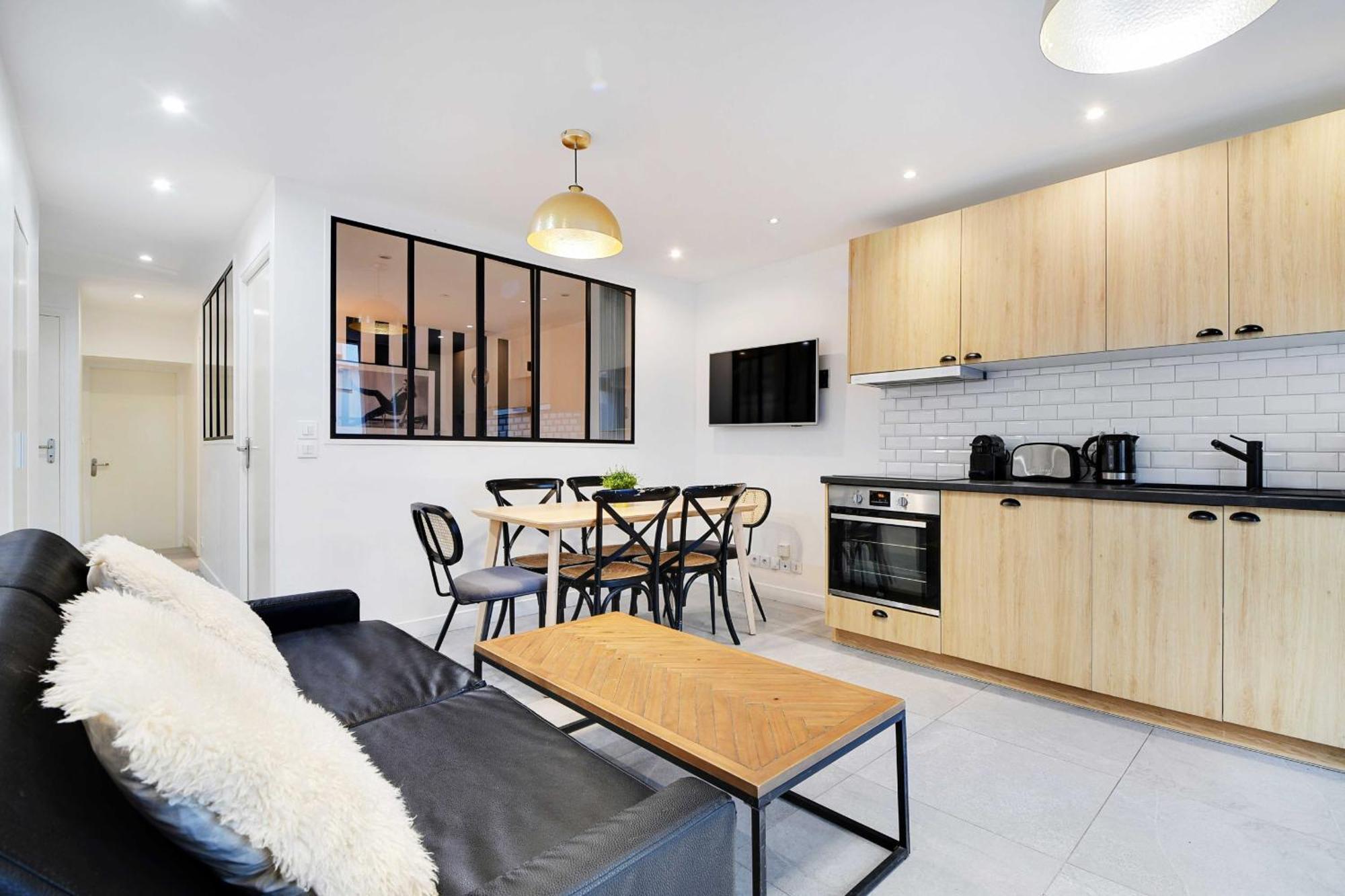 Super 2br 6p Bastille Paris